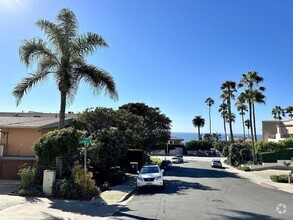 Building Photo - 7676 La Jolla Blvd