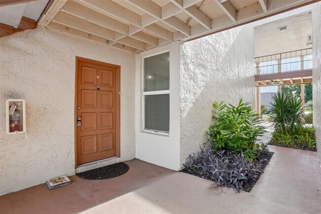 Building Photo - 546 Orange Dr