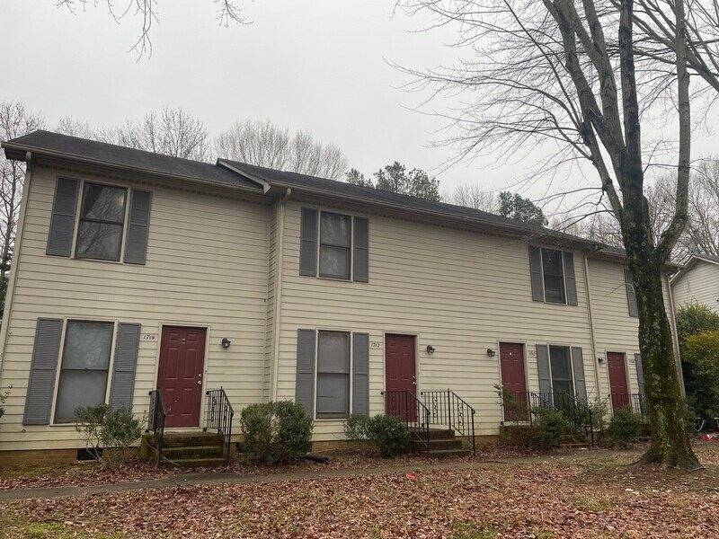 Primary Photo - 1710 Village Lake Dr