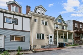Building Photo - 7 Greeley St