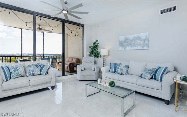 Foto del edificio - 5793 Cape Harbour Dr