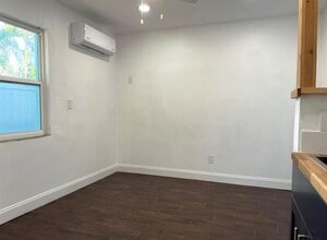 Building Photo - 574 Bay Esplanade