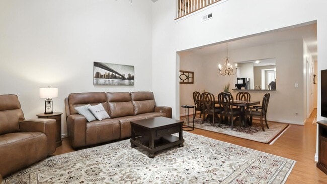 Building Photo - Charming 3 Bed, 2.5 Bath Condo in Midlothi...