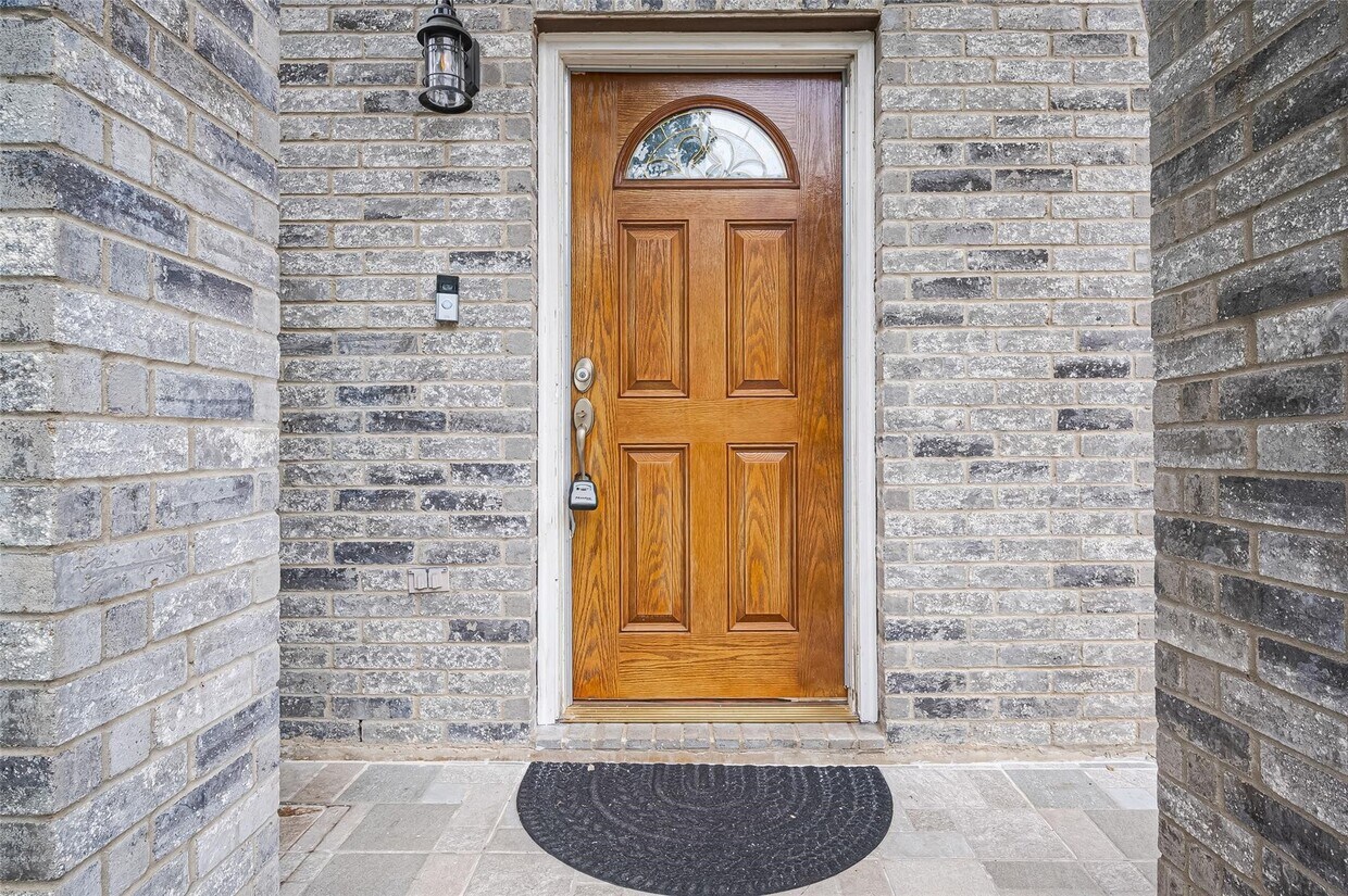 Foto principal - 5914 Clerkenwell Dr