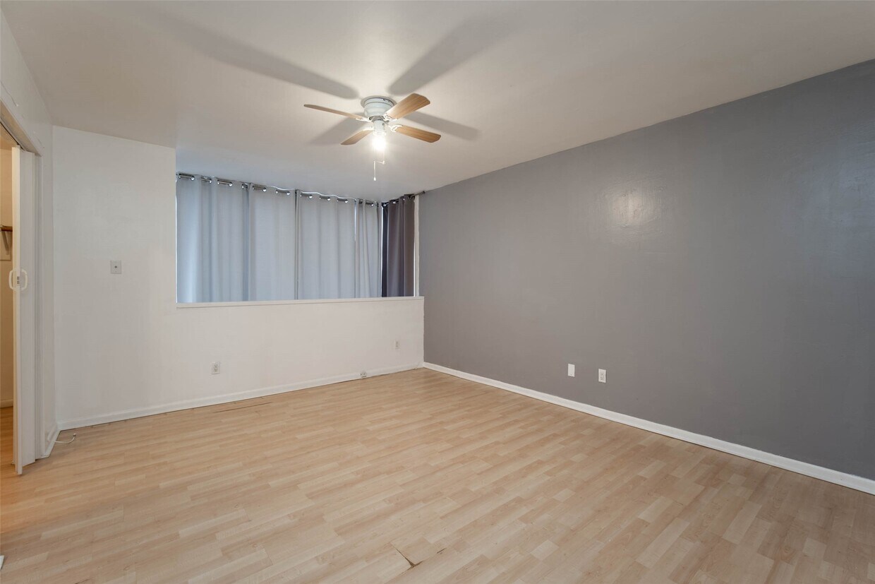 Building Photo - 6311 Riverview Way