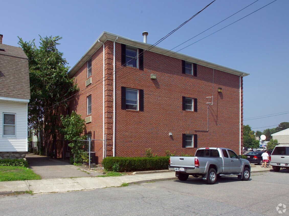 Building Photo - 50 Crocker St