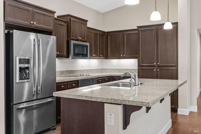 Building Photo - 524 Diamond Hills Dr