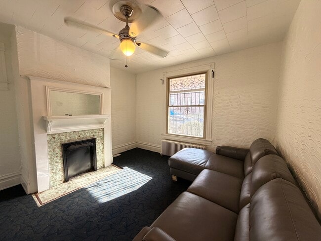 Building Photo - 122 Maple Ter