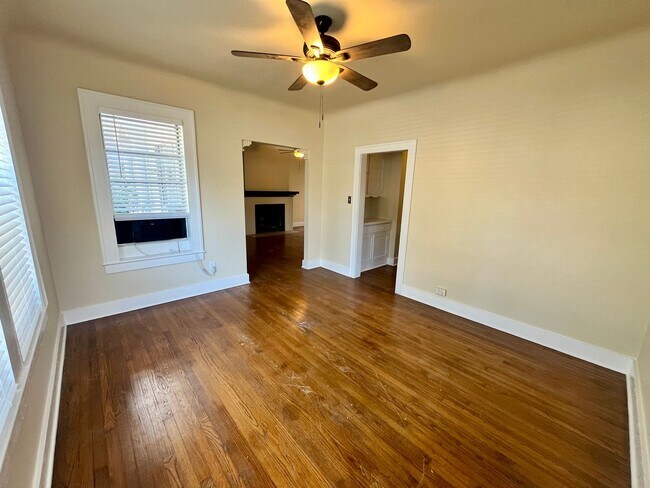 Foto del edificio - 424 E Ashby Pl