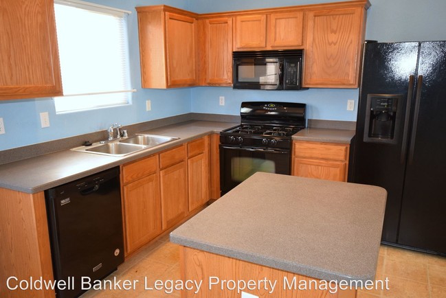 Building Photo - 9008 Blue Meadow Trl SW