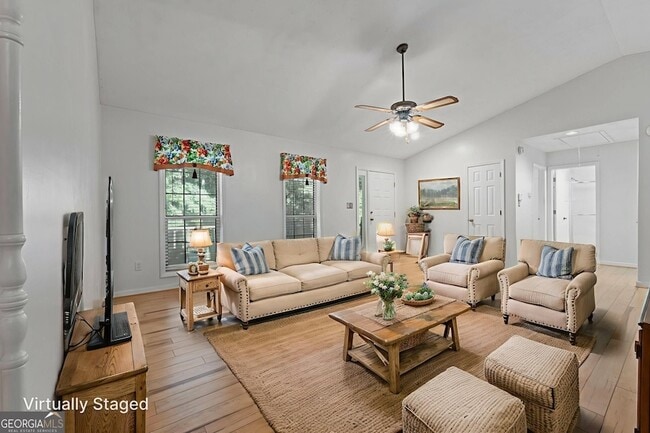 Building Photo - 127 Circle H Dr