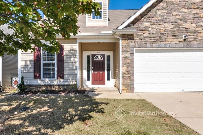 Building Photo - 213 Haywood Ln