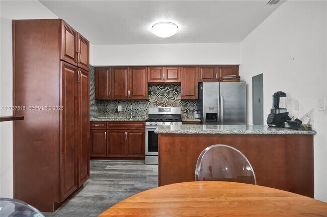 Foto del edificio - 6822 NE 5th Ave