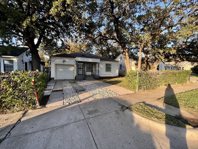 Photo - 3241 Hardeman St House