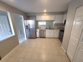 Building Photo - 47 Lucinda Ct