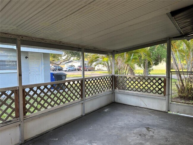 Building Photo - 461 89th Ave N