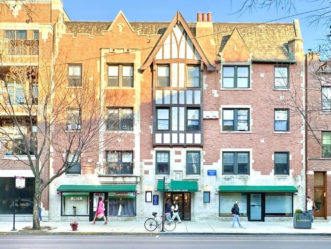Building Photo - 4834 N Damen Ave