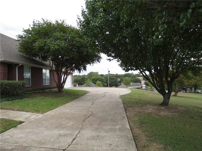 Building Photo - 603 FM740