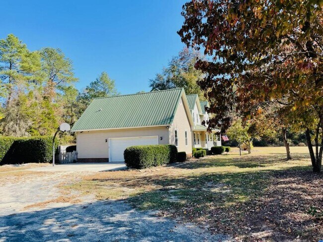 Building Photo - 10360 Plantation Rd