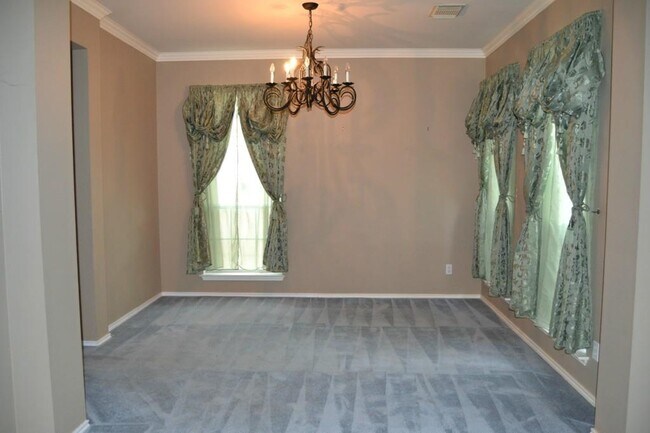 Building Photo - 1305 White Dove Cove