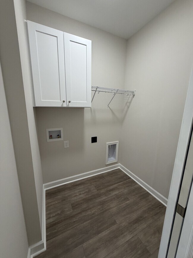 Foto del edificio - 405 Creeks Edge Dr