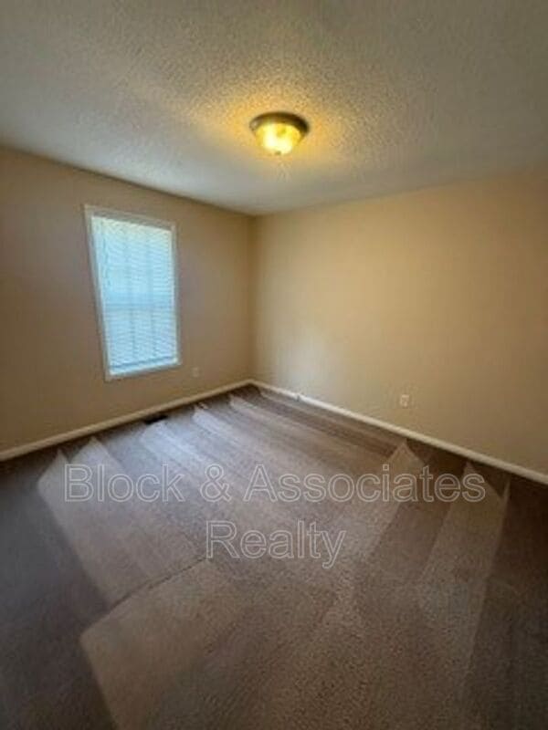 Building Photo - 1819 Saddlewood Ct