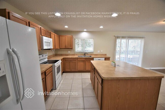 Building Photo - 16930 Sunrise Vista Dr