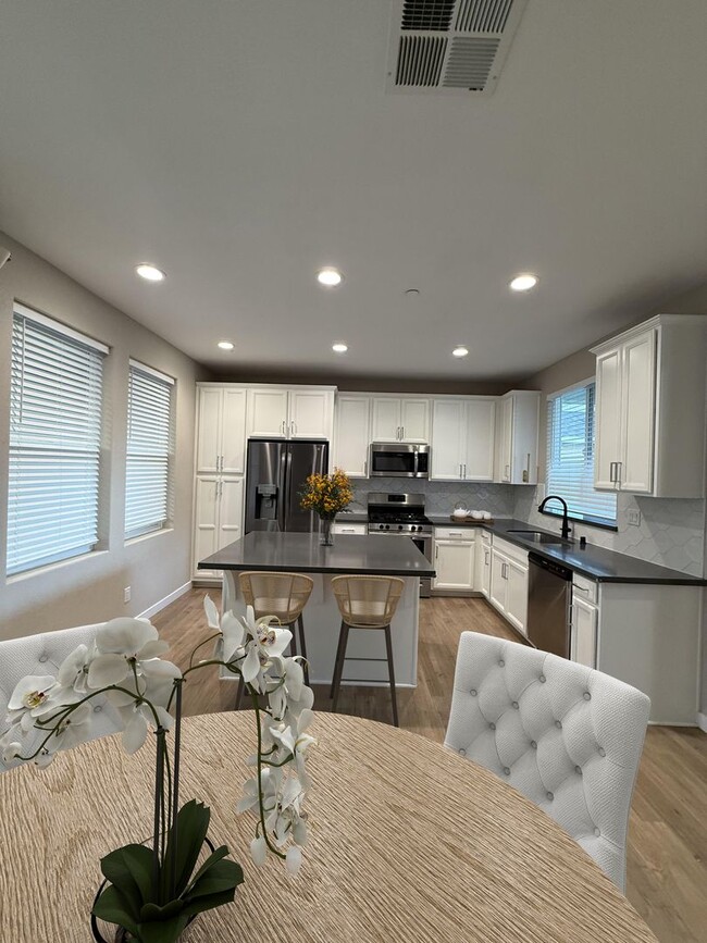 Photo - Stunning 3 bedroom and 2.5 bathroom home in McKinley Village!