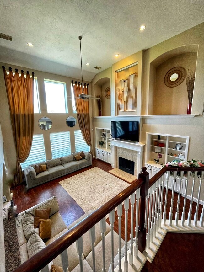 Foto del edificio - 26210 Cloverland Park Ln