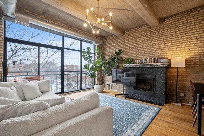 Foto del edificio - 6135 N Broadway