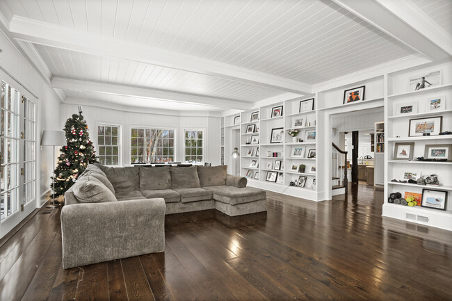 Foto del edificio - 35 Meeting House Rd