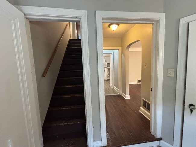 Building Photo - 15496 Gilchrist St