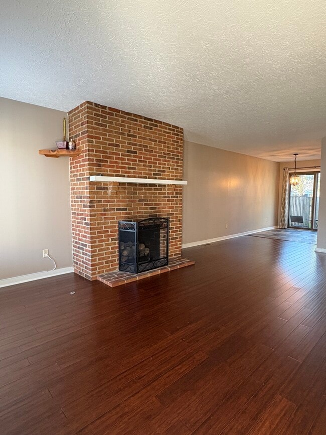 Foto del edificio - 331 Saint Andrews Dr