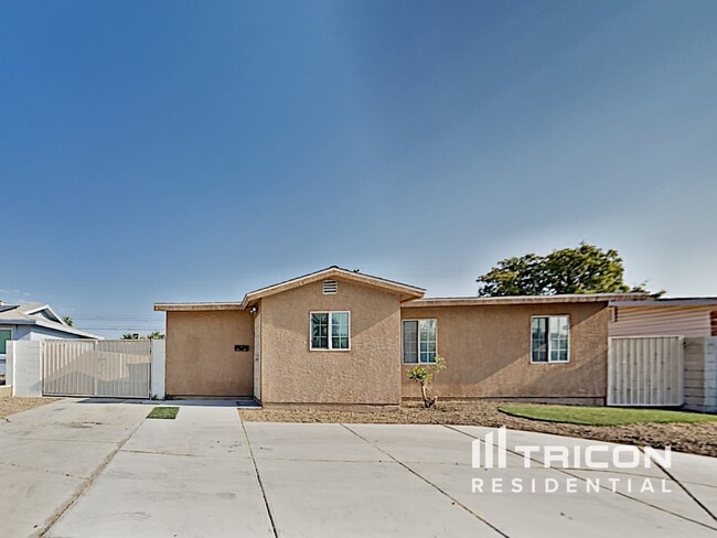 Building Photo - 6112 Granada Cir