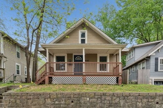 Building Photo - 4542 Terrace St