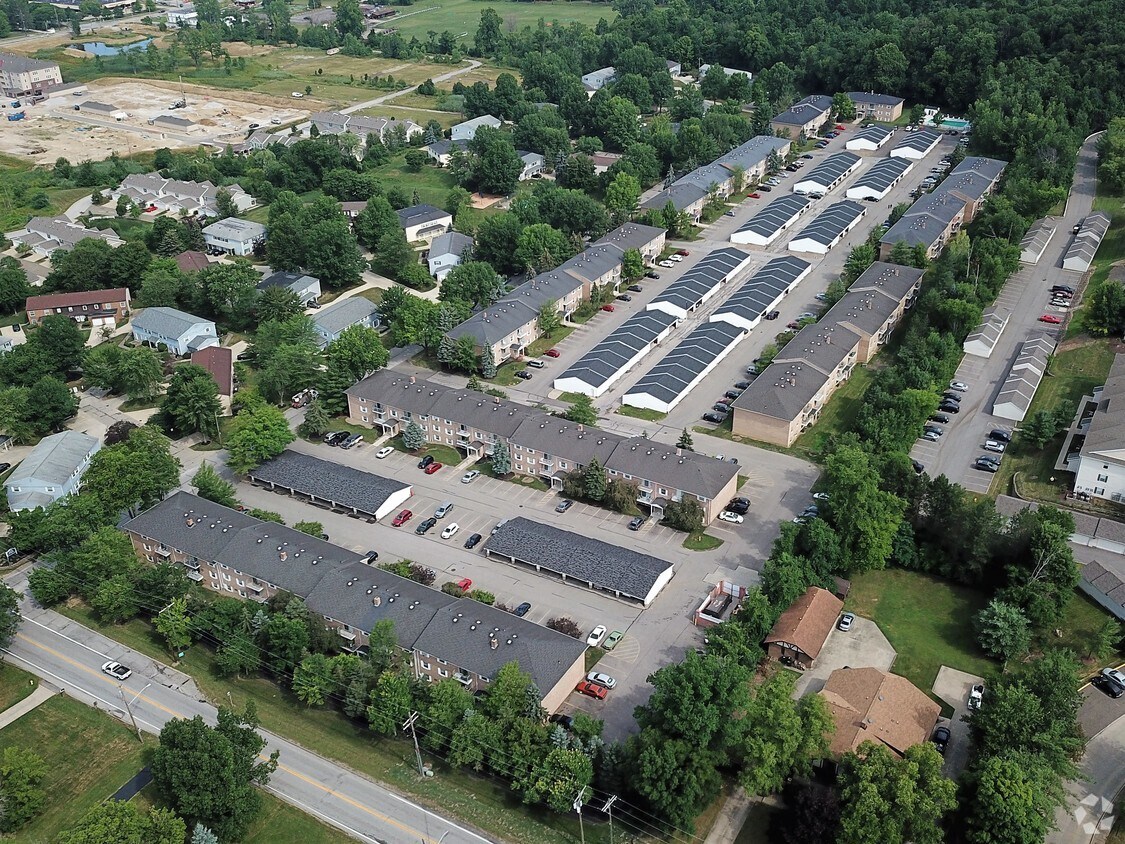 Oak Brook Gardens Apartments in North Royalton, OH