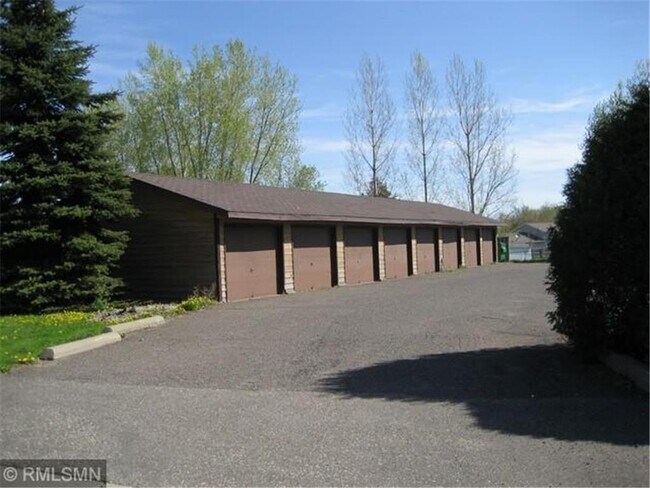 Building Photo - 208 Cloutier Dr