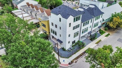 Building Photo - 2303 Yupon St