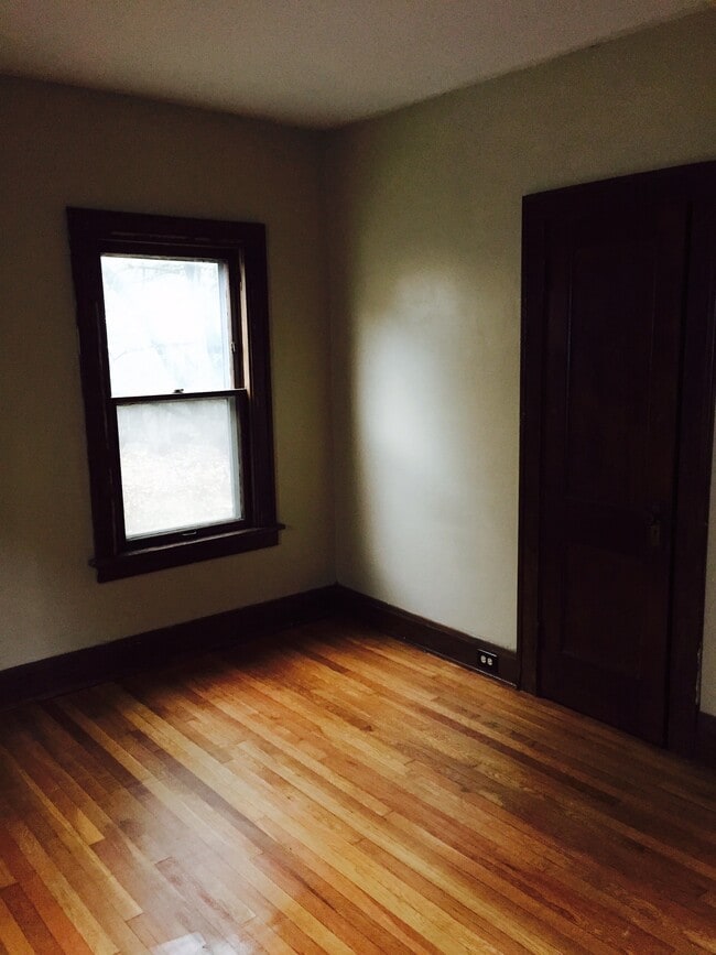 Building Photo - 3133 Meadowbrook Blvd