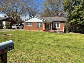 Building Photo - 906 Mark Dr