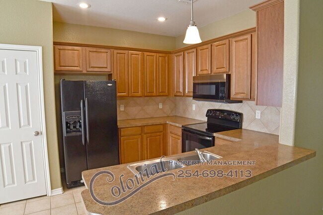 Foto del edificio - AVAILABLE NOW!!!!!