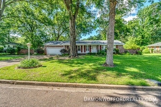 Building Photo - 1431 Brecon Dr