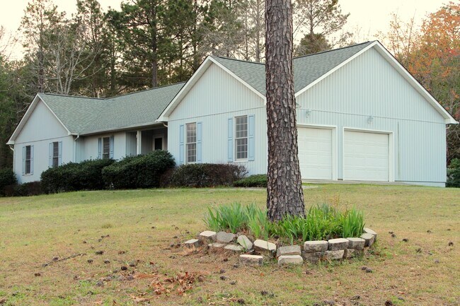 Building Photo - 109 Pinesage Dr