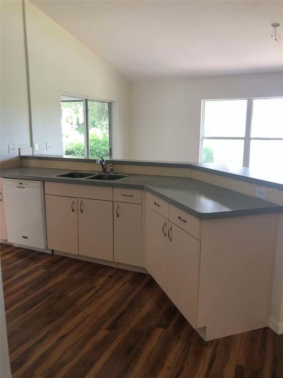 Foto del edificio - 913 48th St Cir E