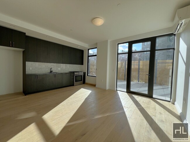 Foto del edificio - Brand New 1 bedroom/1 Bathroom apt w/ priv...