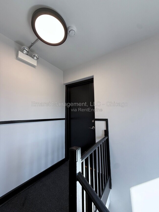 Building Photo - 5238 N Campbell Ave