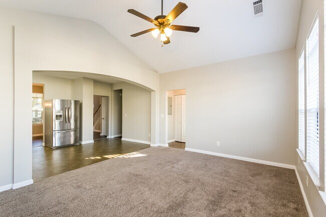 Building Photo - 618 Brookwater Dr