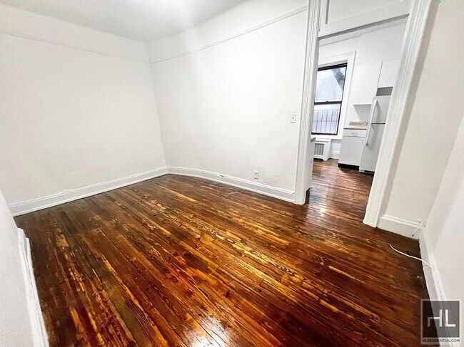 Building Photo - YORK AVENUE