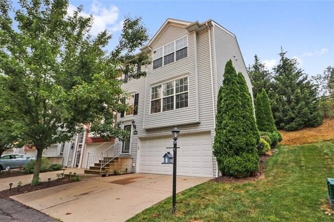 Building Photo - 10550 Cherry Grove Ct