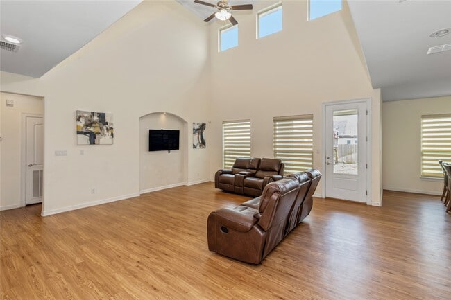 Building Photo - 2016 Santa Fe Cir